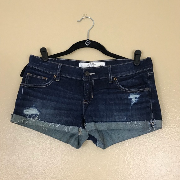 Abercrombie & Fitch Pants - Denim Abercrombie & Fitch distressed shorts